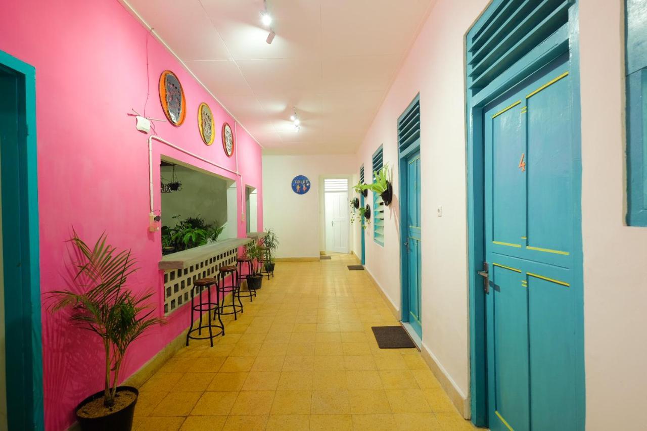 Auberge de jeunesse Snooze Malang Extérieur photo