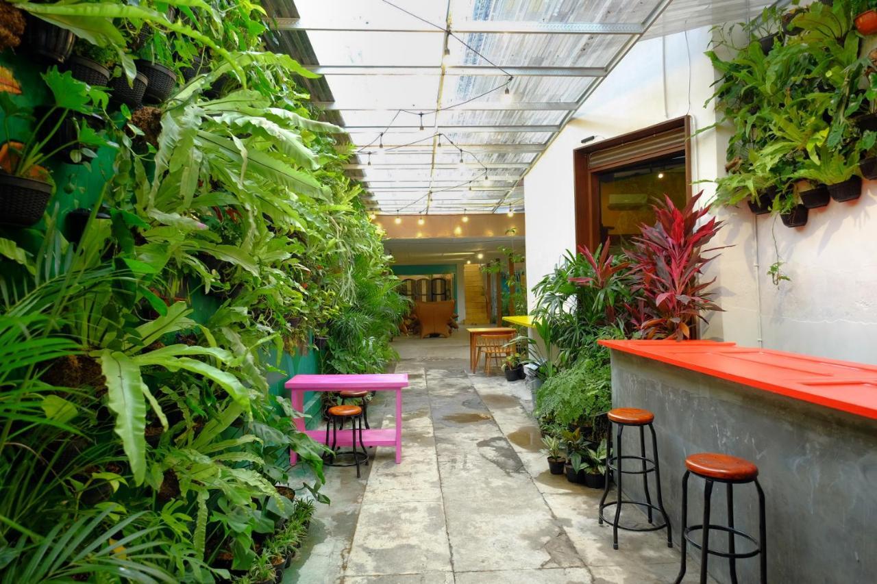 Auberge de jeunesse Snooze Malang Extérieur photo