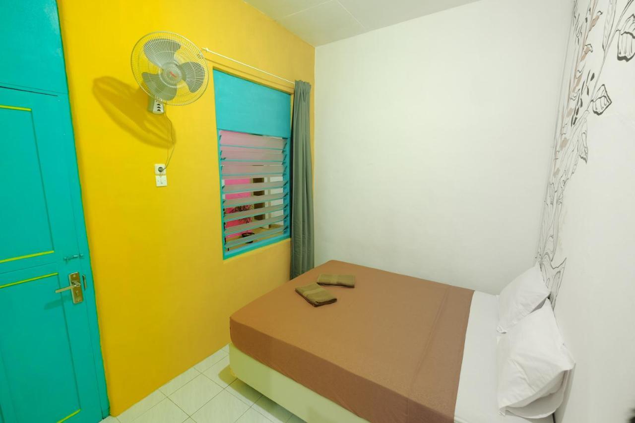 Auberge de jeunesse Snooze Malang Extérieur photo