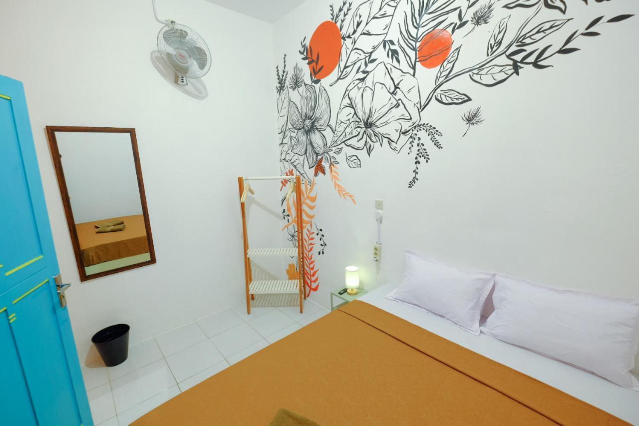 Auberge de jeunesse Snooze Malang Extérieur photo