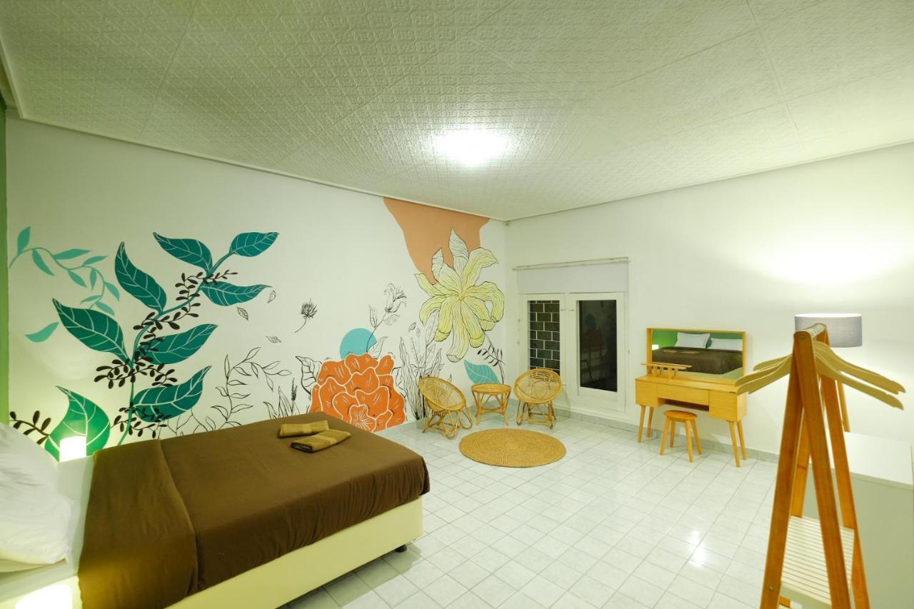 Auberge de jeunesse Snooze Malang Extérieur photo