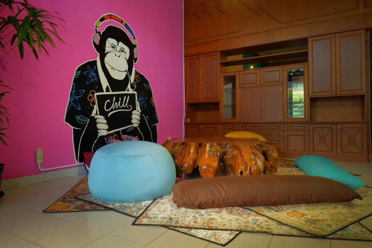 Auberge de jeunesse Snooze Malang Extérieur photo