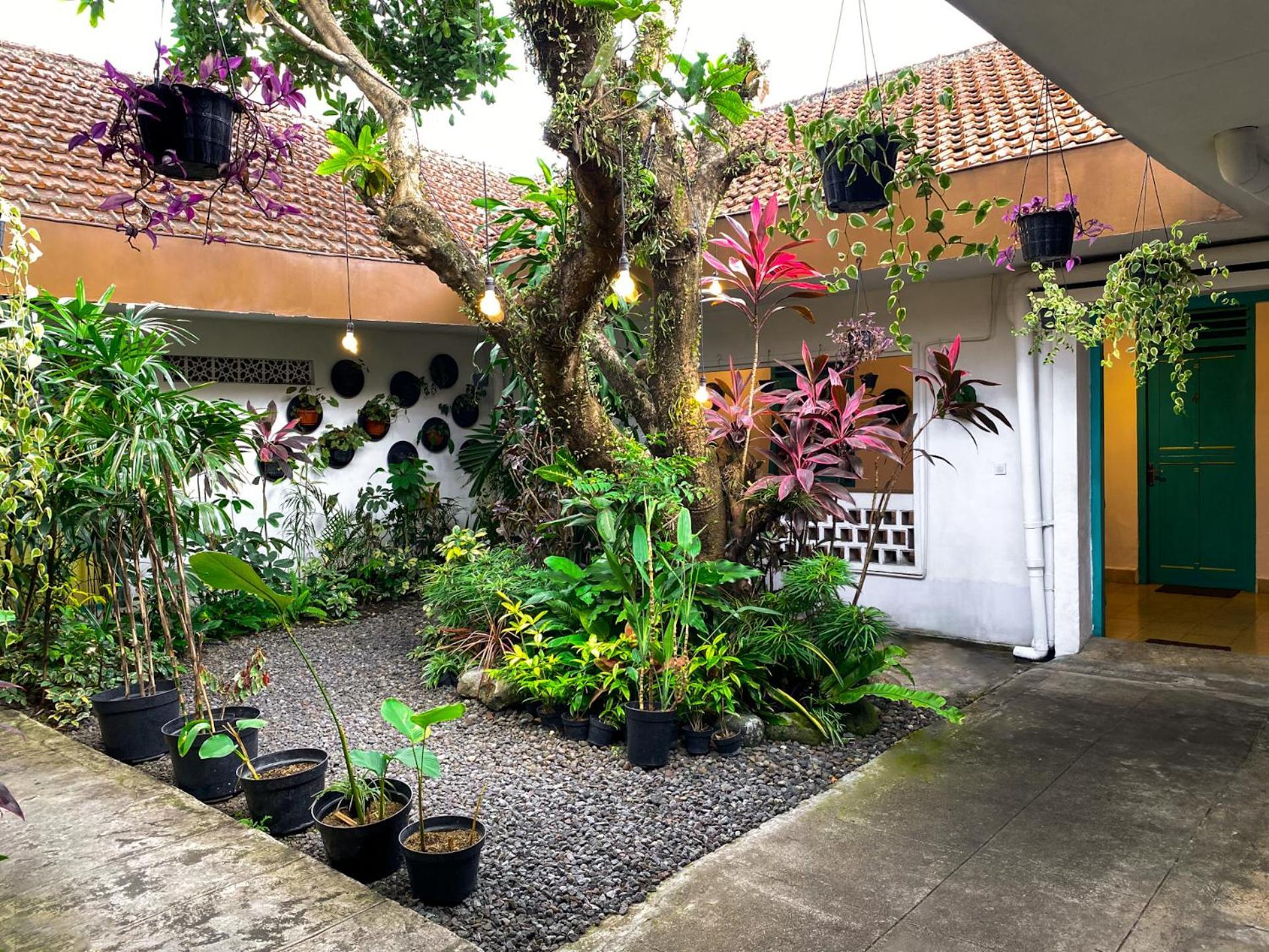 Auberge de jeunesse Snooze Malang Extérieur photo