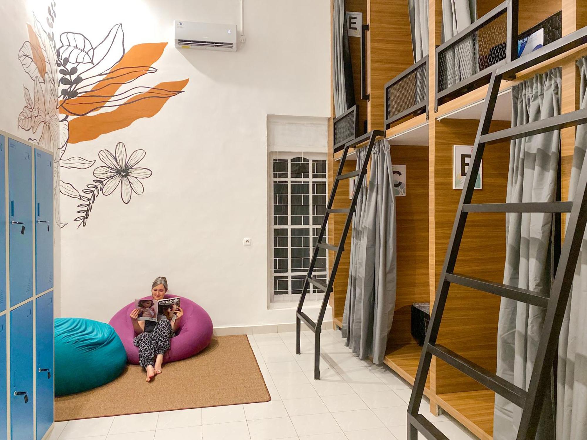 Auberge de jeunesse Snooze Malang Extérieur photo